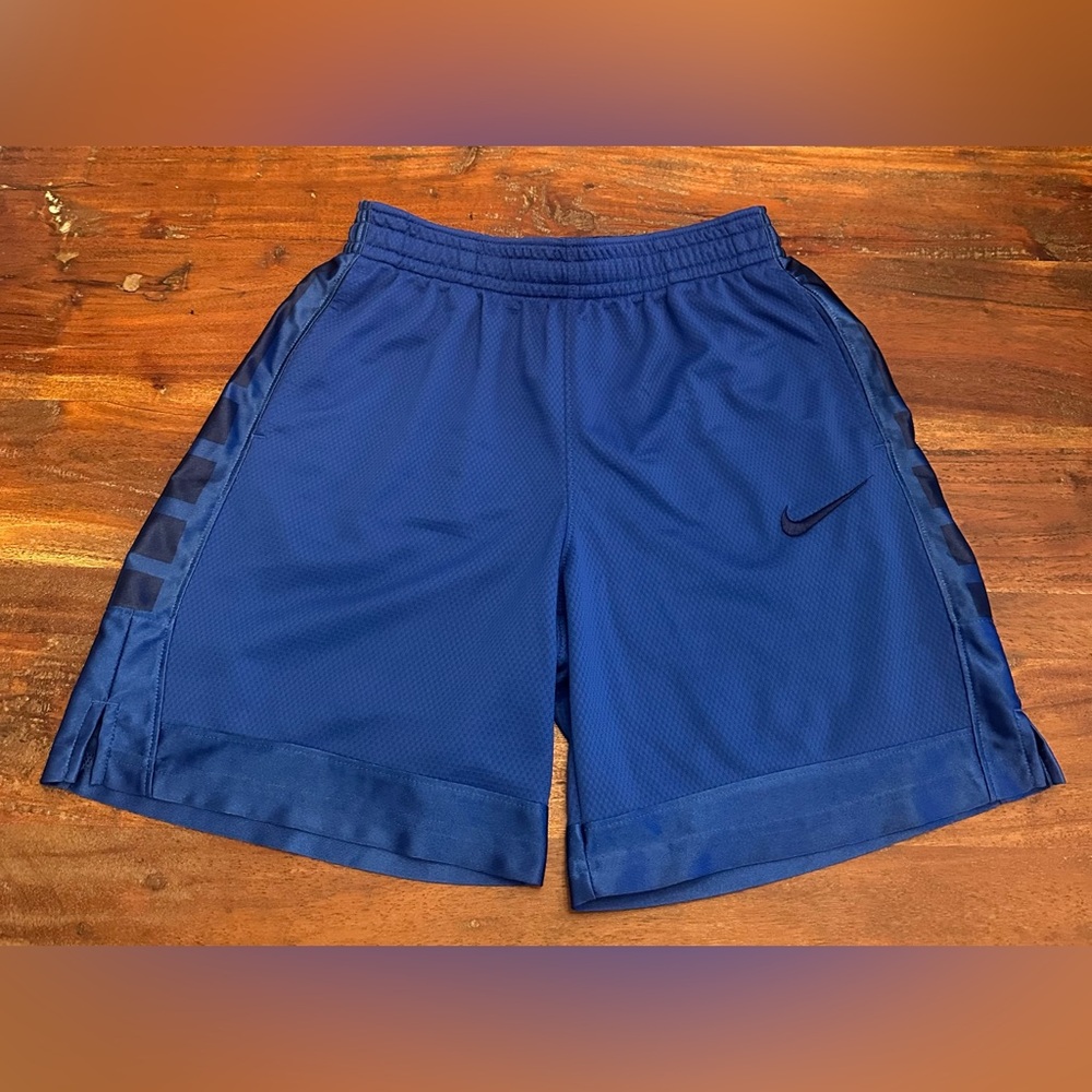 Nike Youth Boys Dry Fit Shorts. Size medium. EUC.